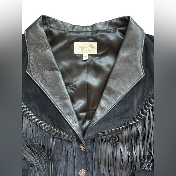 Cache Fringe Suede black Leather
Jacket size 8. - Picture 4 of 8